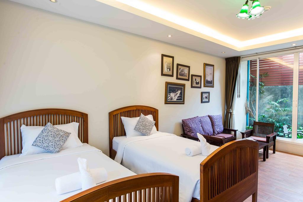 Feung Nakorn Balcony Rooms And Cafe Бангкок Номер фото